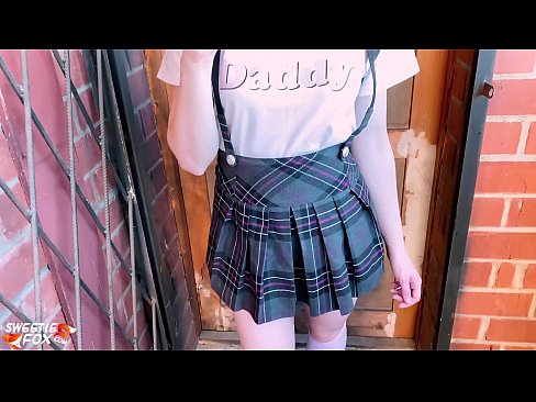 ❤️ Schoolgirl Sikini derinden Sucks ve sınıflar yerine sikikleri. ️❌ Porno bizde ❌️❤
